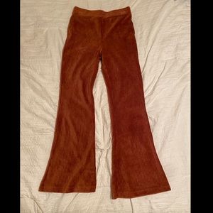 • Double Zero• Never been worn!• Super Comfy•